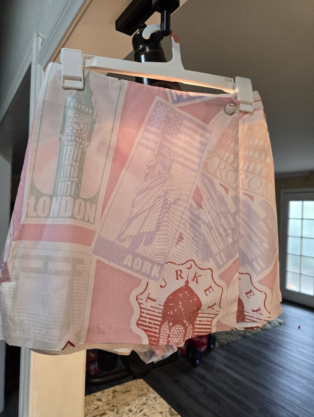 NWT Prosperina Peyton Passport Print Pink Skort in XS - Picture 10 of 13